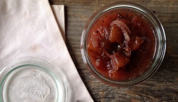 BLOMMECHUTNEY